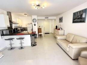 Figuerolles Moderne T3-Garage Box-Terrasse-300m Mer-Plage-Port